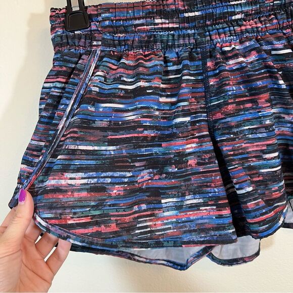 Lululemon Hinshu Alpine Stripe Tracker Shorts Size 6 Blue - Picture 4 of 11